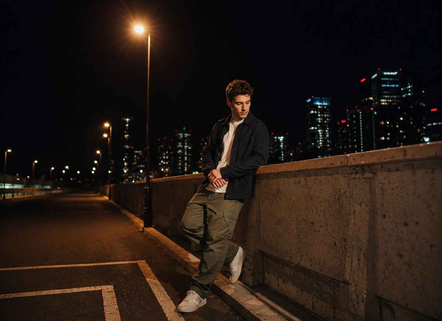 Editorial, night street